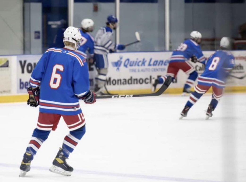 LHS hockey has one goal: to play as a team – Lancer Spirit Online